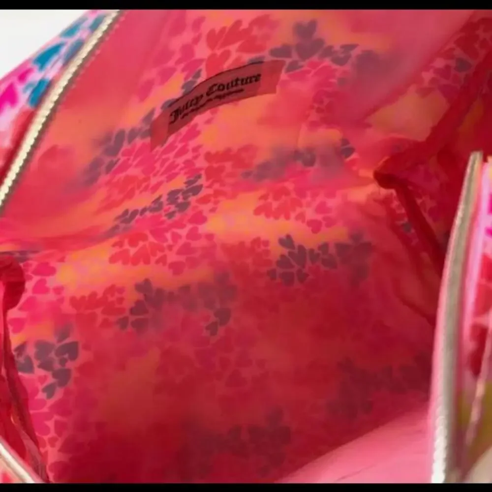 NWT JUICY COUTURE Cosmetics Vinyl Makeup Bag with Multi Hearts (JCXX025)